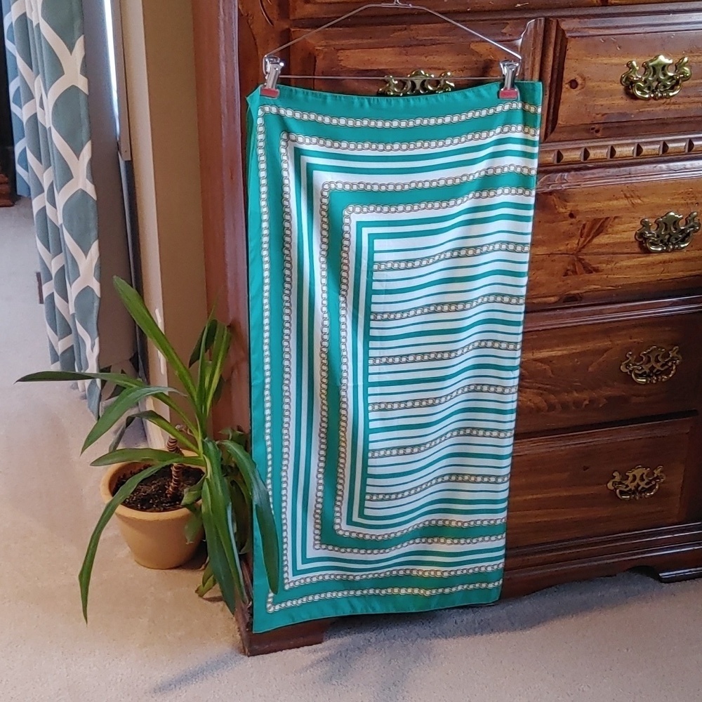💚Mosi Silk Touch Chain & Striped Scarf